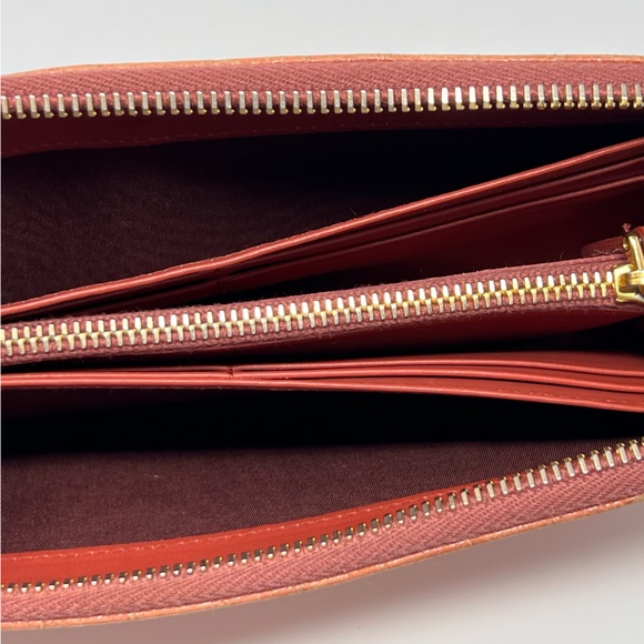 Authentic MIU MIU Croc Embossed Pink Leather Zip Long Wallet Clutch - Picture 12 of 15